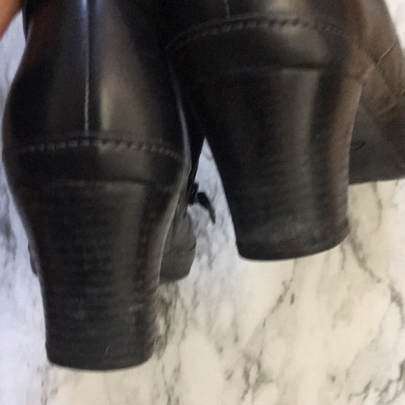 Clarks Artisan Active Air Leather Pleated Ankle Boots - Picture 8 of 8